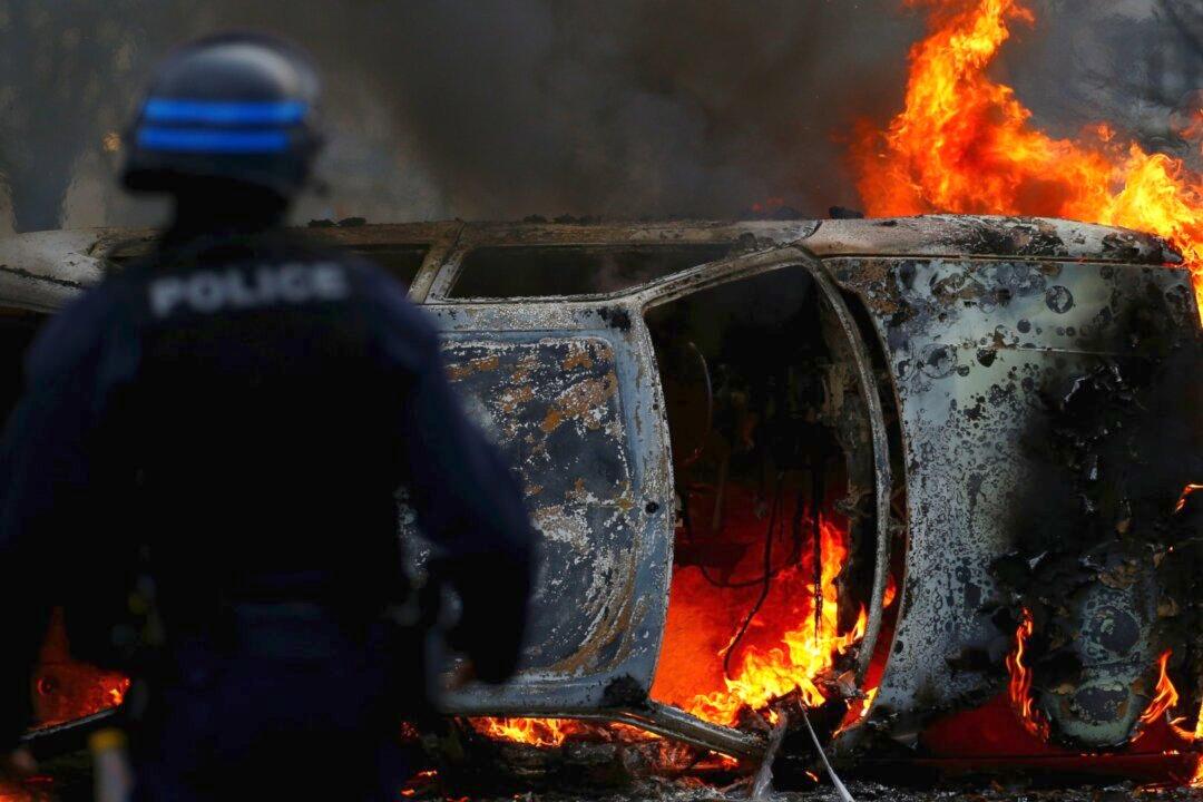 Fearing ‘Act IV’ of Unrest, France to Close Eiffel Tower, Louvre, at Weekend