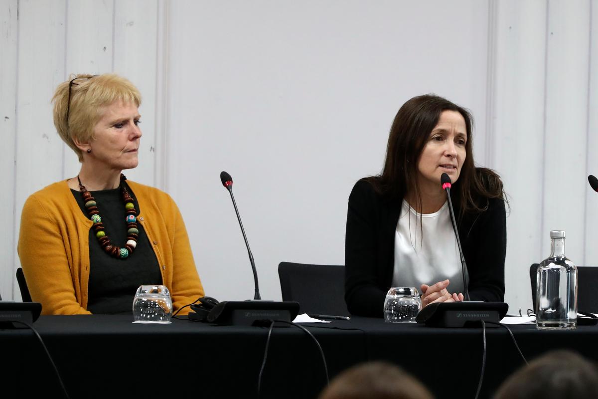 Susie Hughes (R), executive director of ETAC and director of logistics for the China Tribunal, speaks at the press briefing held before the tribunal hearings, with Heather Draper, professor of bioethics at the University of Warwick and member of ETAC’s UK Committee, in London on Dec. 8, 2018. (Justin Palmer)