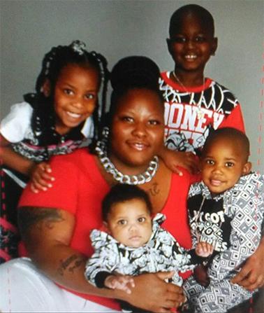 Jackie “Jaz Mire” Brown and her four children (GoFundMe)