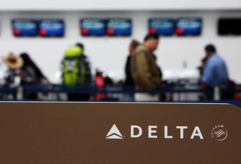 Delta Air Lines Shares Drop on Weak Revenue Outlook