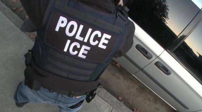 ICE Deports 256,000 Aliens in FY18, but 560,000 Fugitives Remain