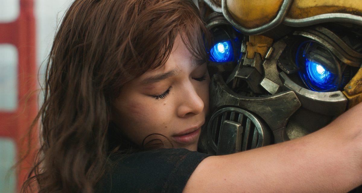 Hailee Steinfeld as Charlie and Bumblebee in “Bumblebee.”  (Paramount Pictures/Hasbro)