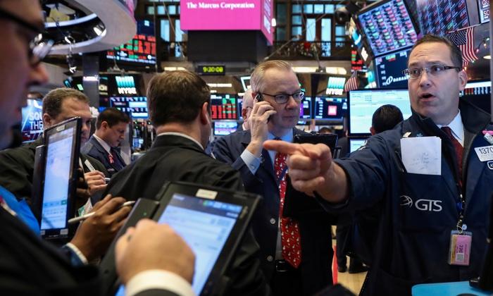 S&P 500 Hits 14-month Low on Economic Jitters Ahead of Fed Meeting