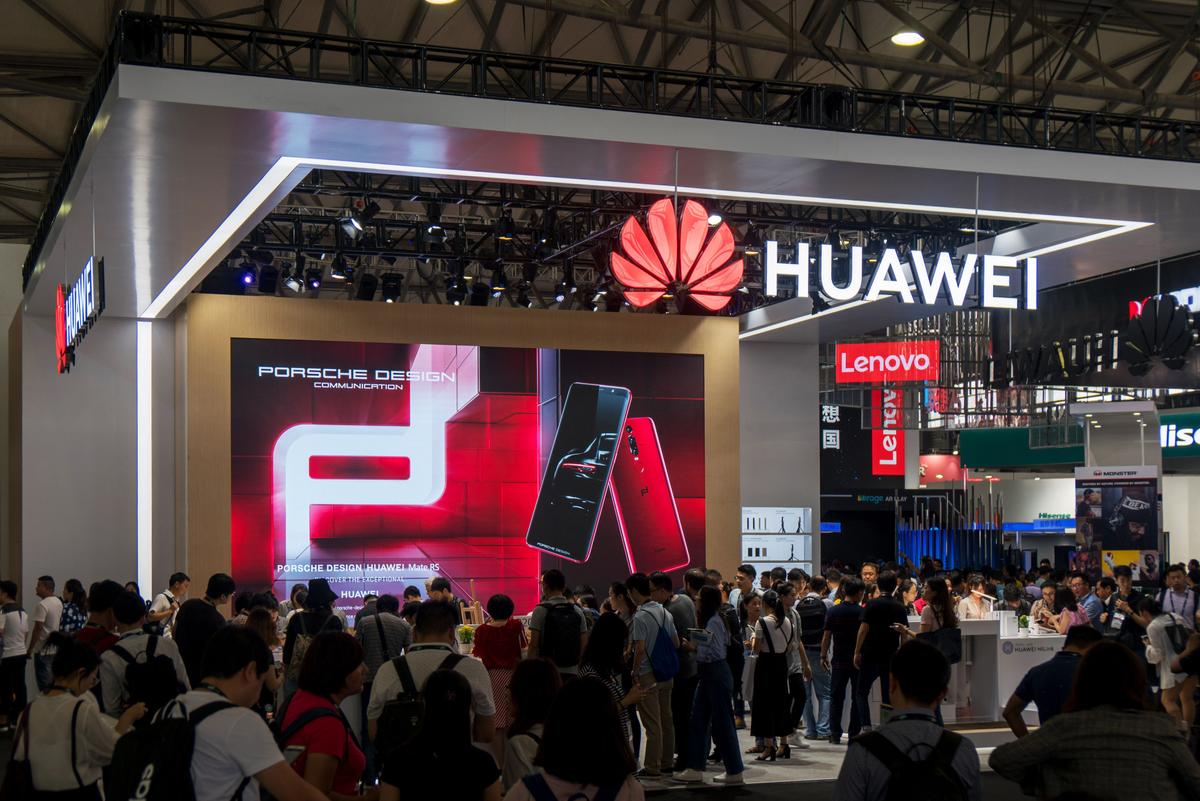 Czech Cyber Watchdog Calls Huawei, ZTE Products a Security Threat