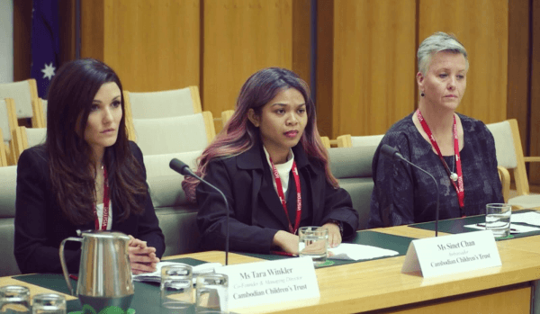 Tara Winkler (L) and Sinet Chan (2-L), from Cambodia Children's Trust, at the Australian parliamentary inquiry into modern slavery on Aug. 18, 2017. (Cambodian Children’s Trust)