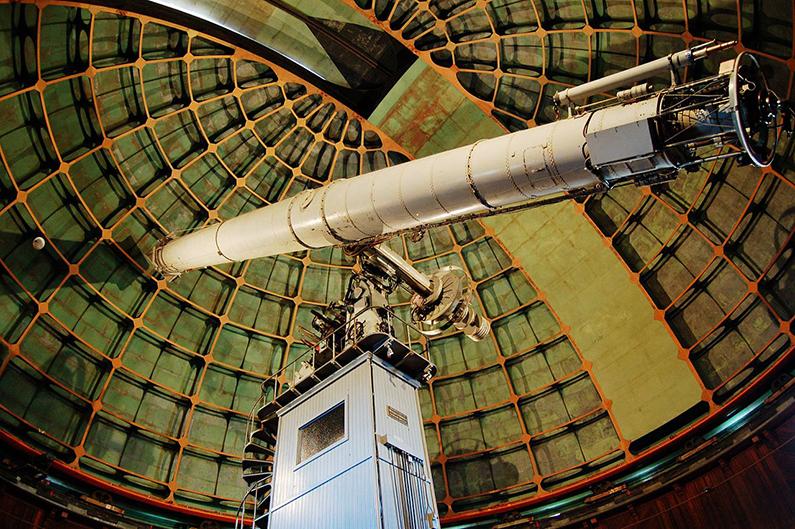Jean-Daniel Pauget snapped this shot of Lick Observatory's James Lick telescope, housed in the South Dome of main building, on Nov. 6, 2007. (Jean-Daniel Pauget/Wikipedia—CC BY 2.0)
