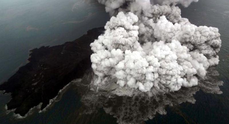 An aerial view of Anak Krakatau volcano during an eruption at Sunda strait in South Lampung, Indonesia, December 23, 2018 in this photo taken by Antara Foto. Antara Foto/Bisnis Indonesia/Nurul Hidayat/ via REUTERS