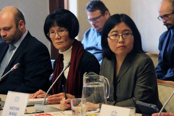 Liu (L) and a representative of the NGO WOIPFG Haiyen Wang. (Lukáš Kruťa/The Epoch Times)