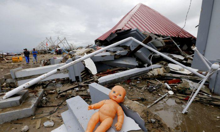 Indonesia Tsunami Survivors Remain Jittery as Deaths Hit 429
