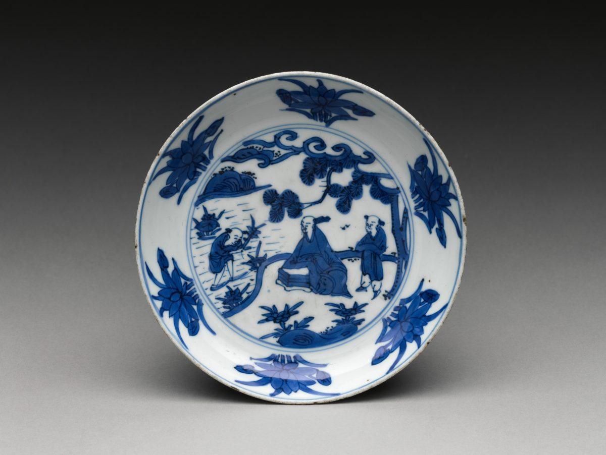 Dish with scholar by a lotus pond, Wanli period (1573–1620) of the Ming Dynasty. Rogers Fund, 1923. (The Metropolitan Museum of Art)