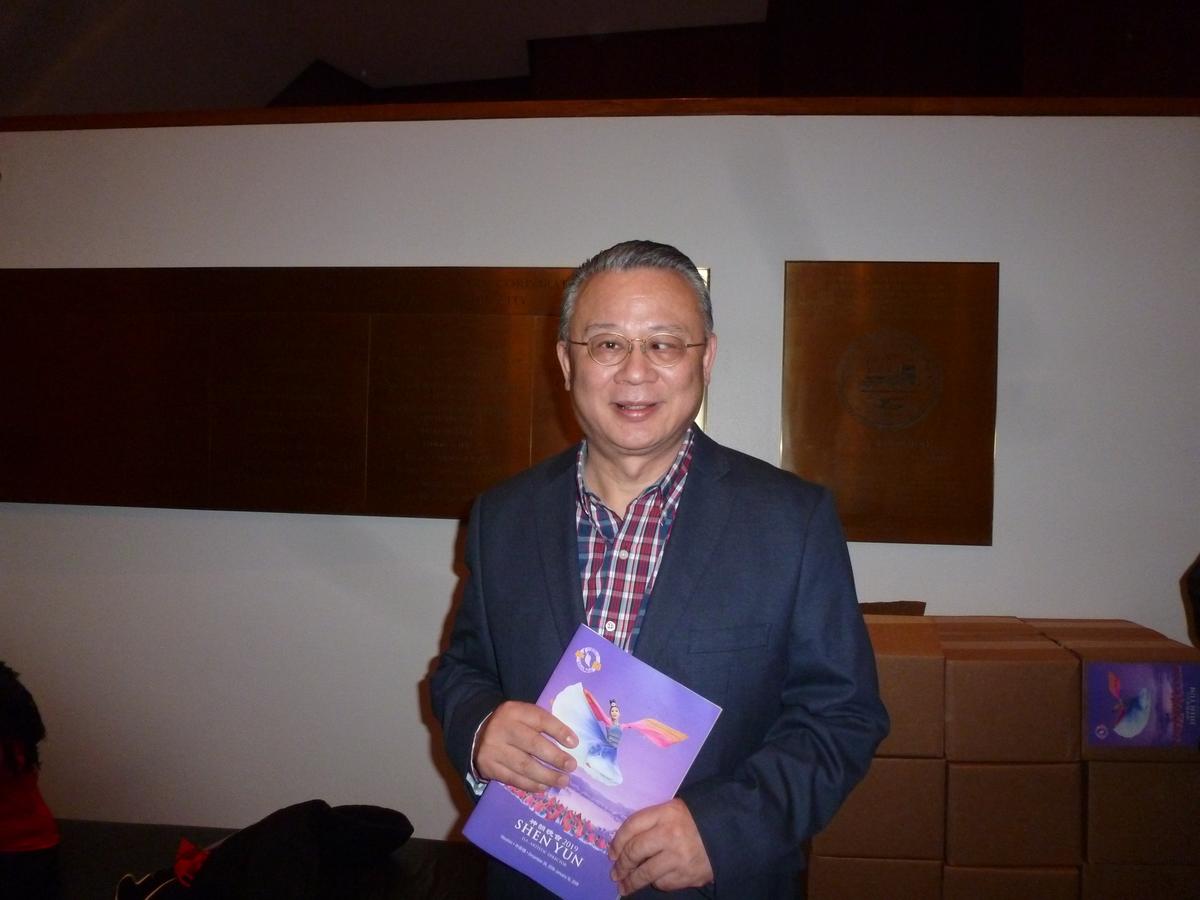 Violinist Praises Shen Yun’s Success in Connecting Western Audiences With Chinese Culture