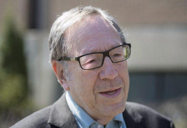 Former Canadian justice minister Irwin Cotler speaking at an event in Montreal on April 14, 2017. (The Canadian Press/Graham Hughes)