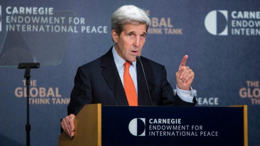 Former U.S. Secretary of State John Kerry discusses U.S. policy towards the Middle East at the Carnegie Endowment for International Peace offices in Washington on Oct. 28, 2015. (Allison Shelley/Getty Images)