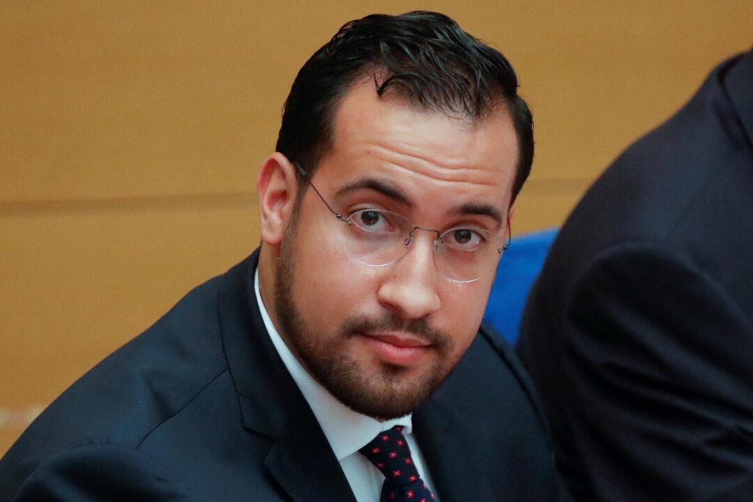 Former Macron Bodyguard in Spotlight Over Consultancy Work in Africa