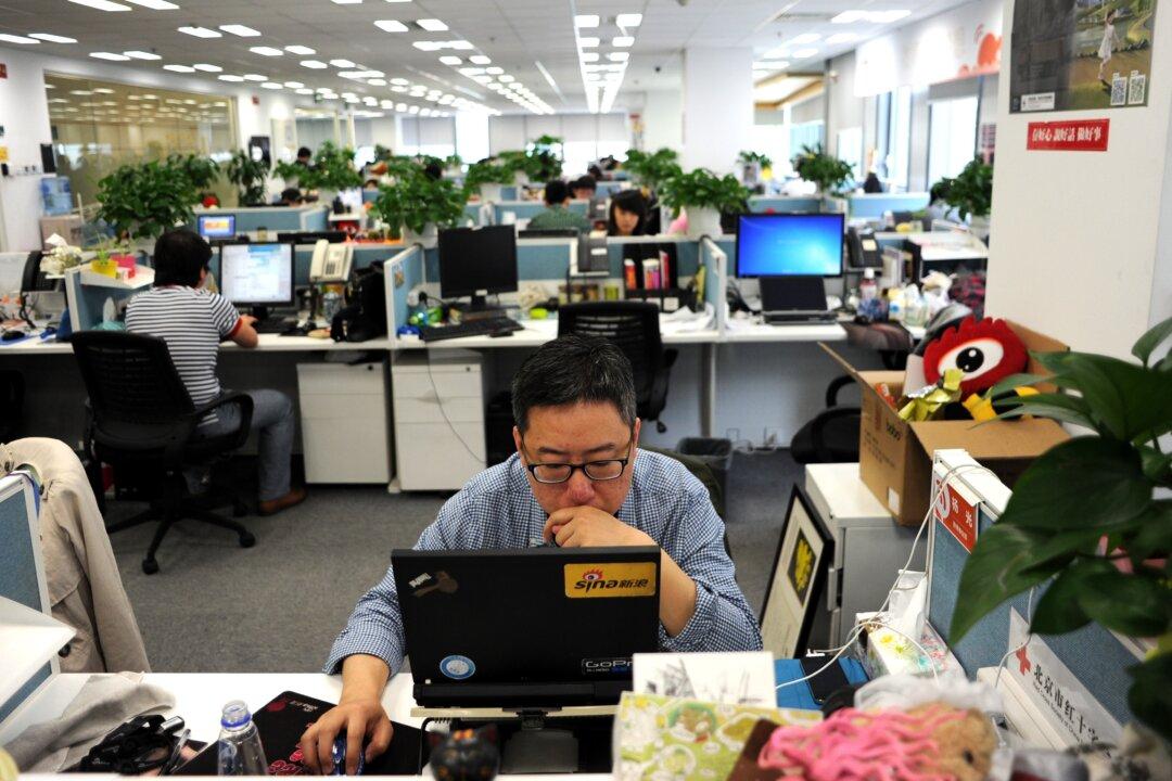 China Ranks as Worst Internet Freedom Abuser for 7th Consecutive Year: Report