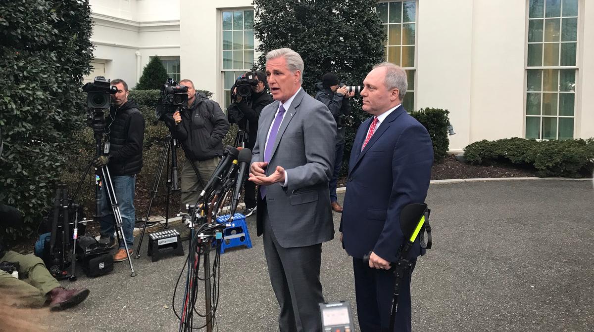 Reps. Kevin McCarthy (R-Calif.) and Steve Scalise (R-La.) talk to media after a White House briefing in Washington on Jan 2, 2018. (Holly Kellum/NTD)