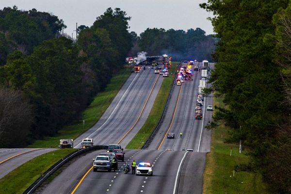 Interstate 75 is shut down both directions after a wreck with multiple fatalities on Thursday, Jan. 3, 2019. (Lauren Bacho/The Gainesville Sun via AP)
