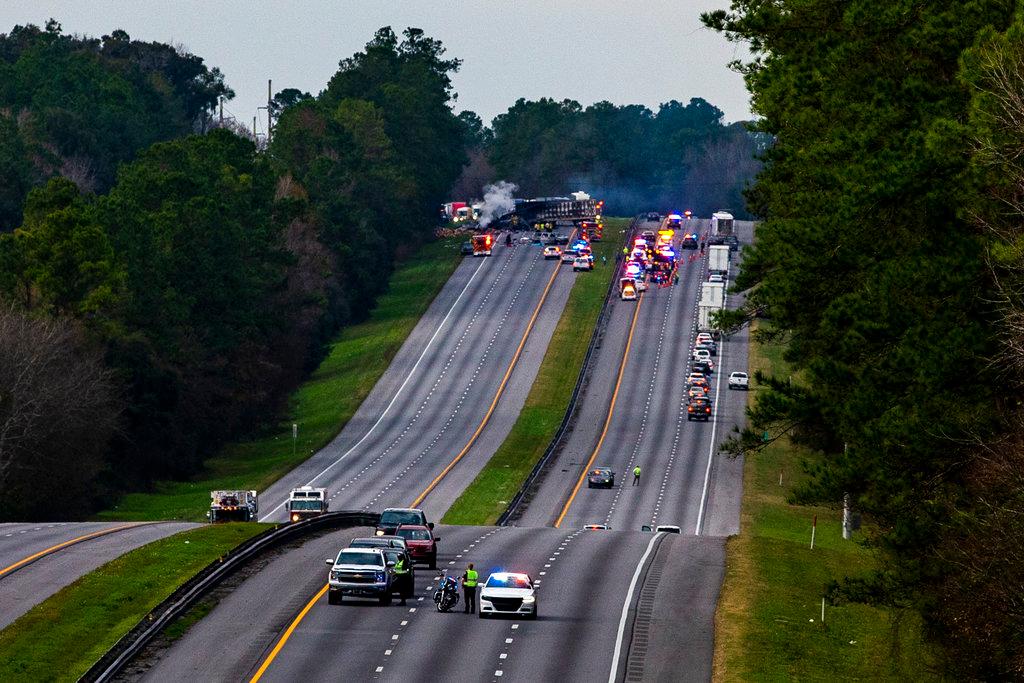 Interstate 75 is shut down both directions after a wreck with multiple fatalities on Thursday, Jan. 3, 2019. Seven people died and at least eight more were injured, some of them critically, in the multi-vehicle crash. (Lauren Bacho/The Gainesville Sun via AP)