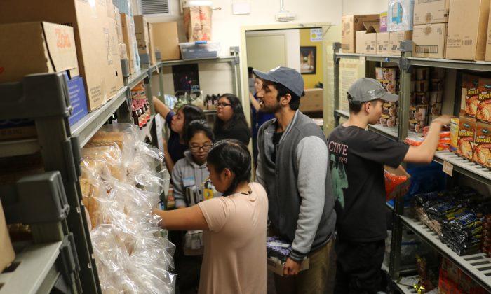 College Students Combat Hunger With Student Kitchens