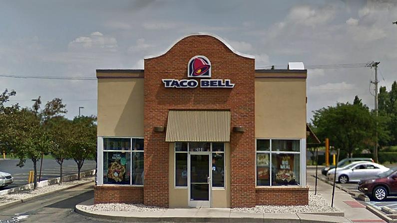 It was at this Taco Bell, on Dorothy Lane in Kettering Ohio, that an employee declined service to a deaf person. (Google Maps screenshot)