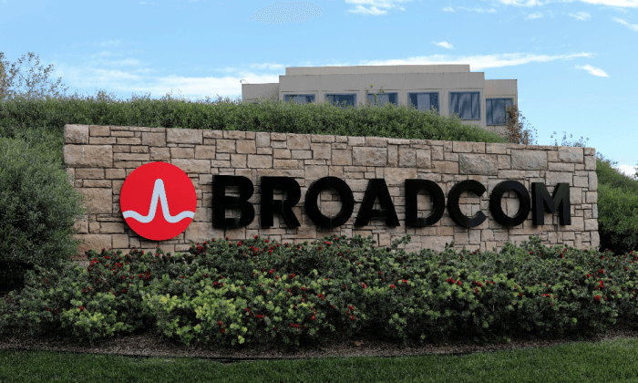Supreme Court to Weigh Broadcom Bid to End Shareholder Suit