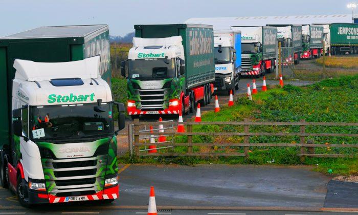 UK Stages Mass Truck Trip to Dover to ‘War Game’ No-deal Brexit