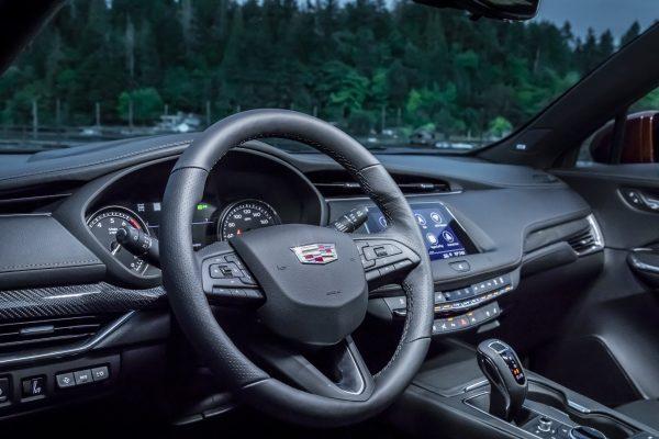 2019 Cadillac XT4 interior. (Cadillac Canada)