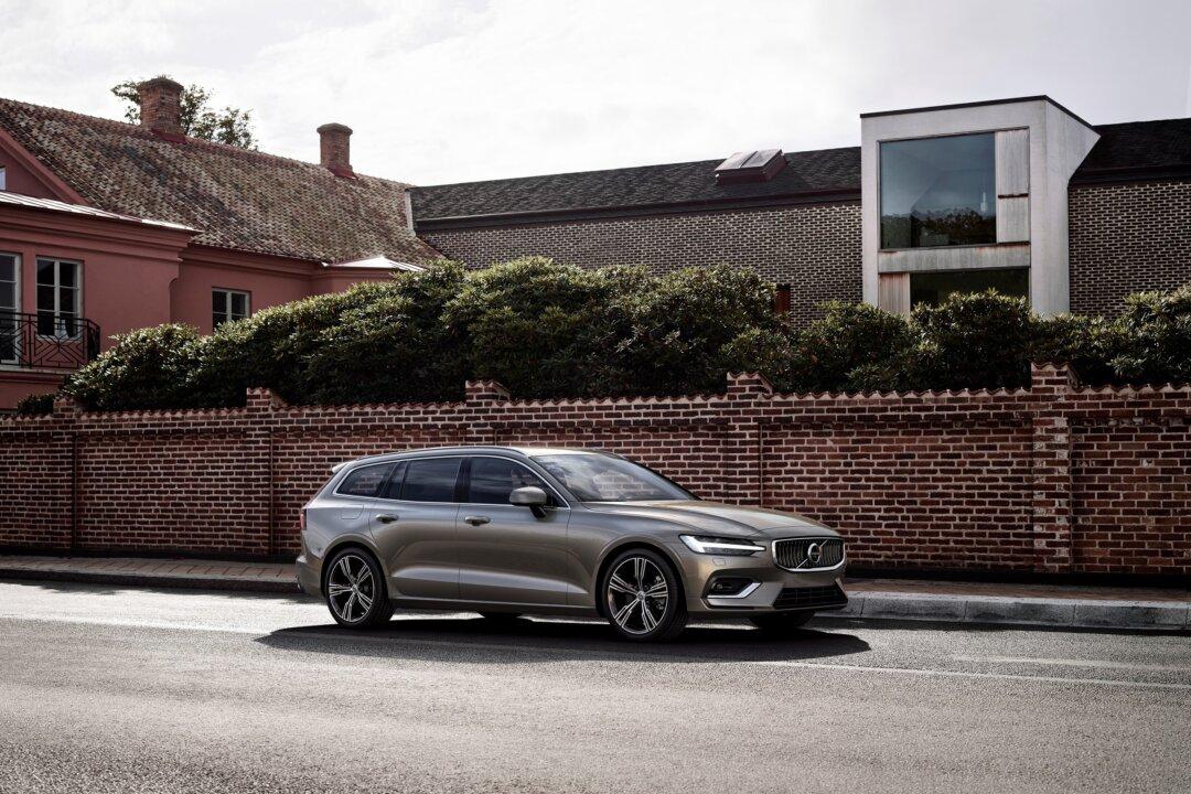 Volvo: 2019 V60 Rises Above the Everyday