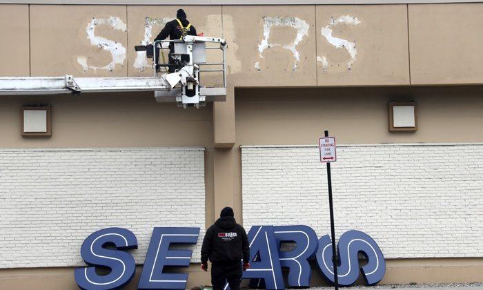 On Brink of Demise, Sears to Reconsider Billionaire Chairman’s Bid