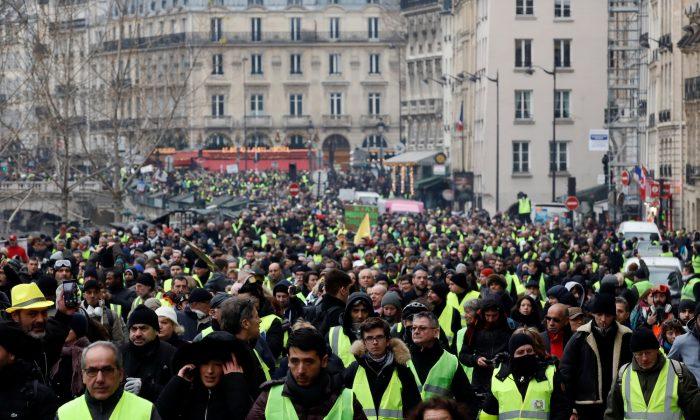 French Police Fire Tear Gas as Latest ‘Yellow Vest’ Protests Turn Violent