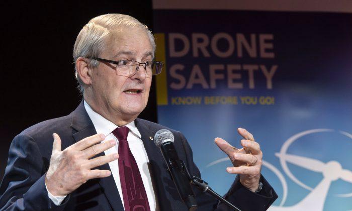 Garneau Meeting With Expert Aviation Panel, Has No Plans to Ground Boeing 737