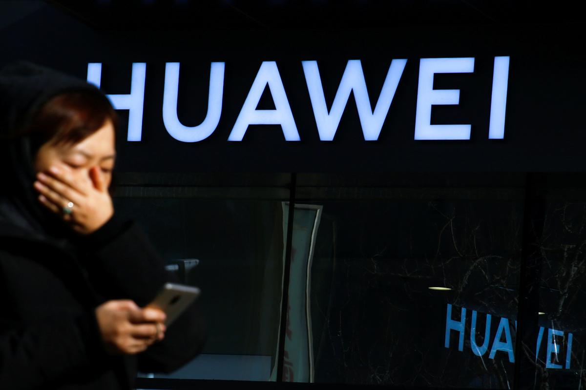 Wall Street Journal: US Bars Huawei’s Silicon Valley Branch From Exporting Tech and Software to China