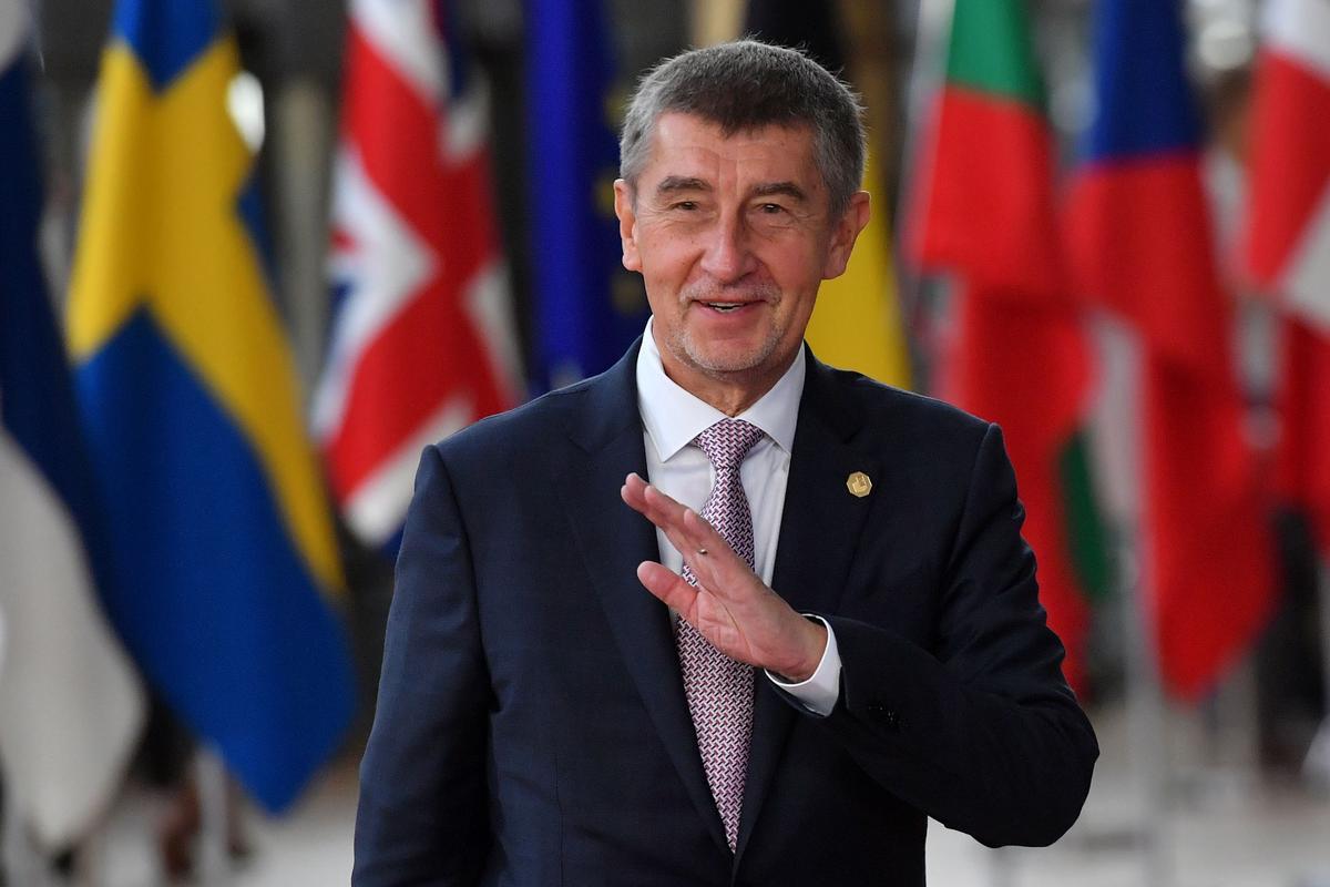 Czech Republic Bans Huawei Devices for Government Office Use