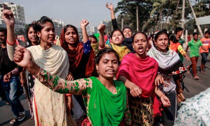 Bangladesh Police, Garment Workers Clash in Protests