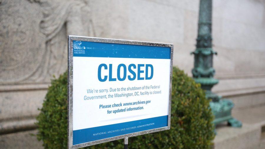 A closed sign in front of the National Archives Museum in Washington on Dec. 28, 2018, during the partial government shutdown. (Holly Kellum/NTD)
