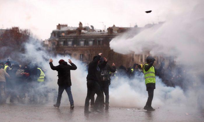 Videos of the Day: Yellow Vest Protests Hit With Police Water Cannon, Tear Gas in Paris
