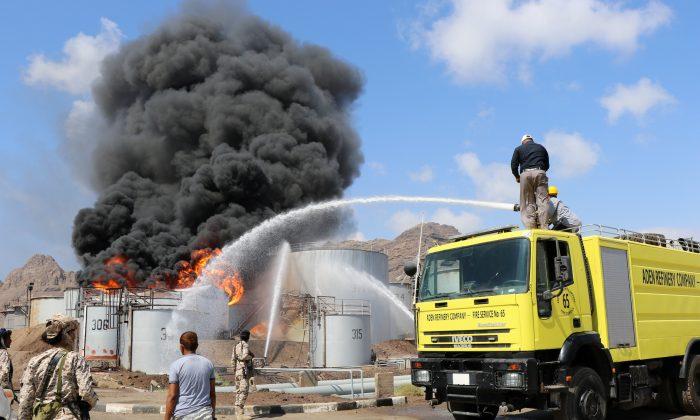 Yemeni Refinery Fire Spreads to Second Storage Tank