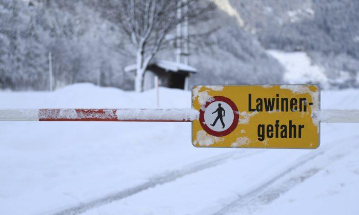 Austria Avalanche Kills 3; Ski Patrollers Killed in France