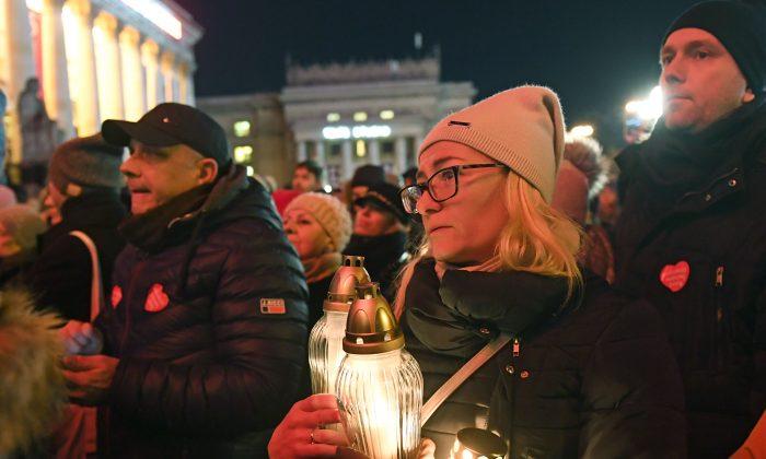 Thousands Gather Across Poland to Mourn Stabbed Mayor