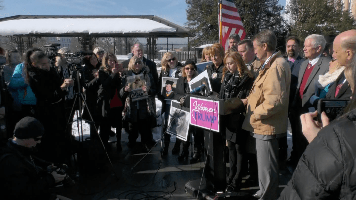 Coalition of Groups Puts Pressure on Schumer, Pelosi to Fund Border Wall