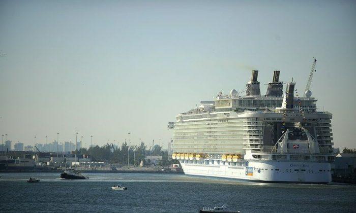 Royal Caribbean to Send Ship Full of Water, Food, Generators to Bahamas