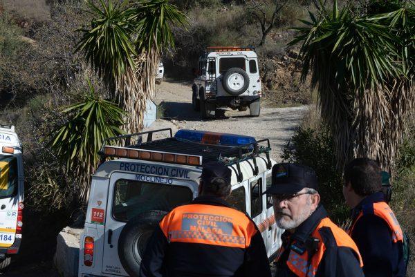 Emergency services look for a 2-year-old boy who fell into a well near the town of Totalán in Malaga, Spain, on Jan. 14, 2019. (Gregorio Marrero/AP Photo)
