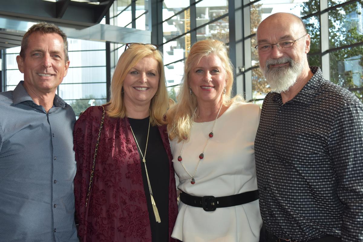 Shen Yun Brings Dallas Managers Happiness, and Heritage to Young Daughters