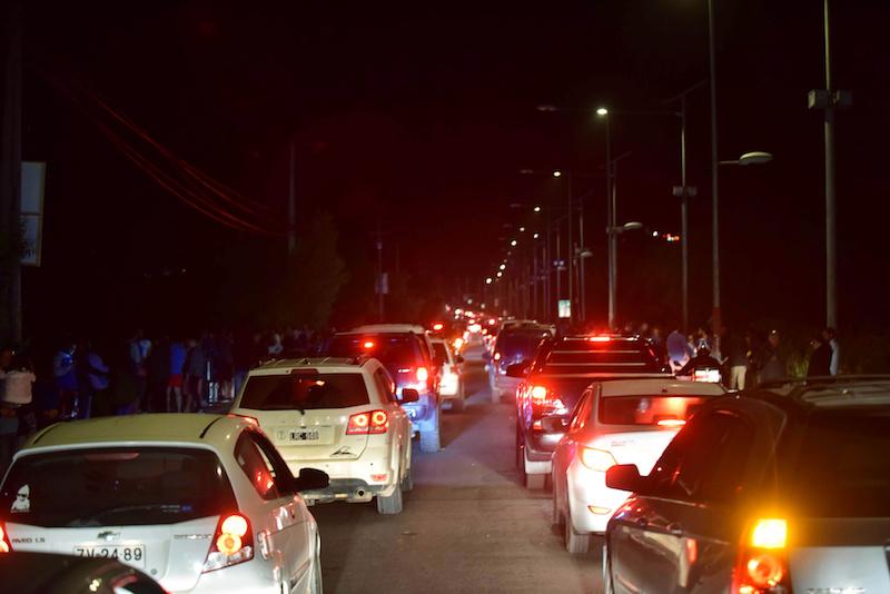 Cars evacuate away from the coast after an earthquake in Coquimbo, Chile on Jan. 19, 2019. (Reuters/Alejandro Pizarro)