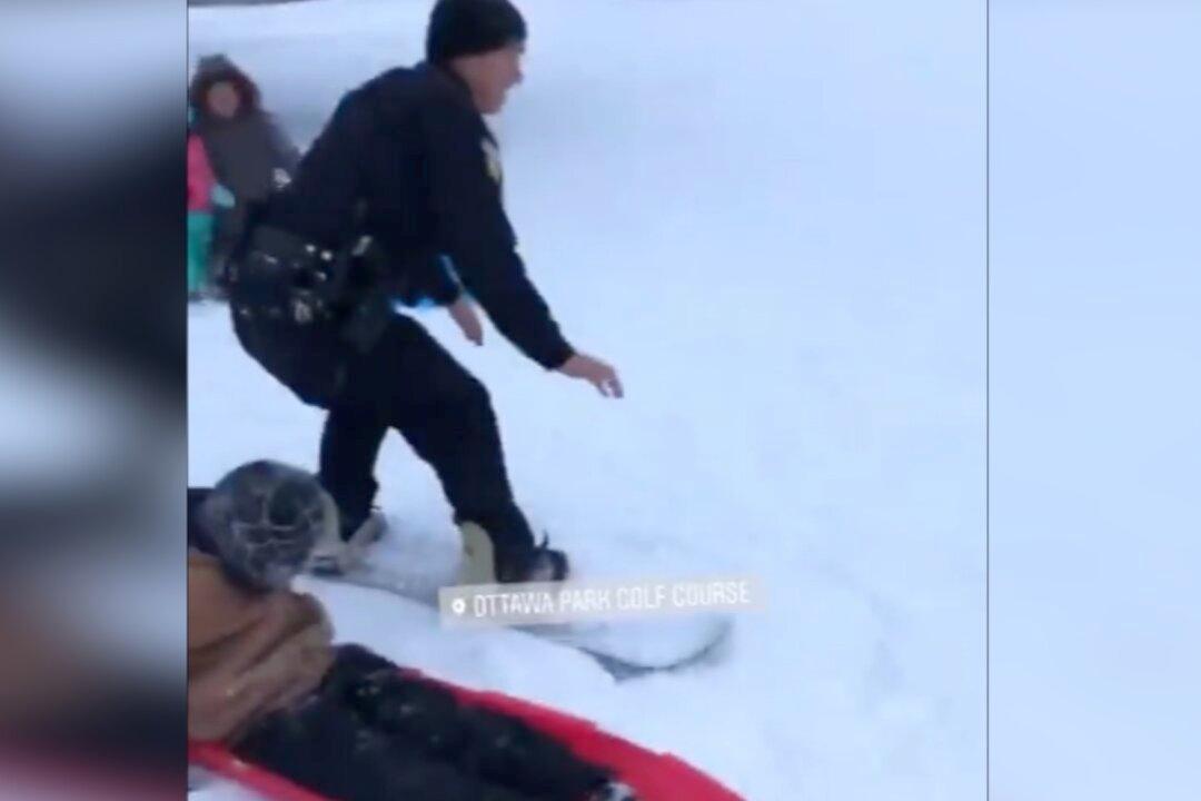 Frigid Air, High Winds Sweep the Northeast; at Least 6 Dead