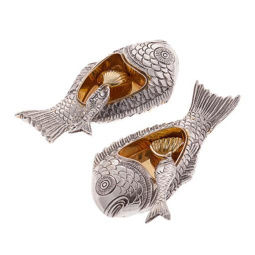 Little fish salt and pepper cellars, a commission for Tiffany & Co., in sterling silver and gold plated. (Lorenzo Michelini/Argentiere Pagliai)