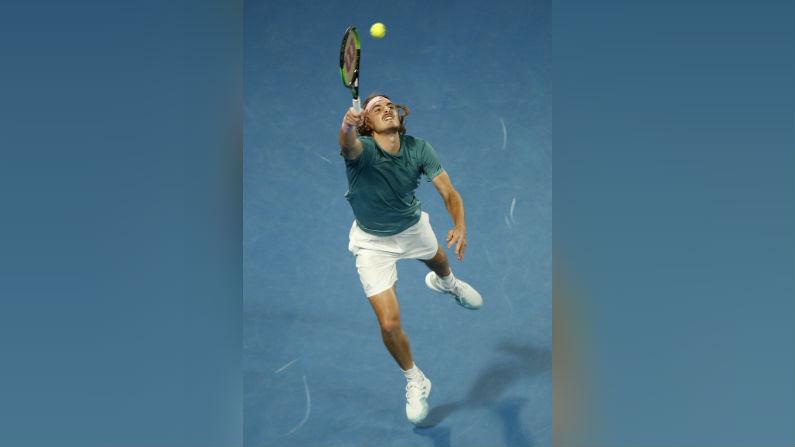 Greece’s Stefanos Tsitsipas in action during the match against Switzerland’s Roger Federer at the Australian Open in Melbourne, on Jan. 20, 2019. (Reuters/Edgar Su)