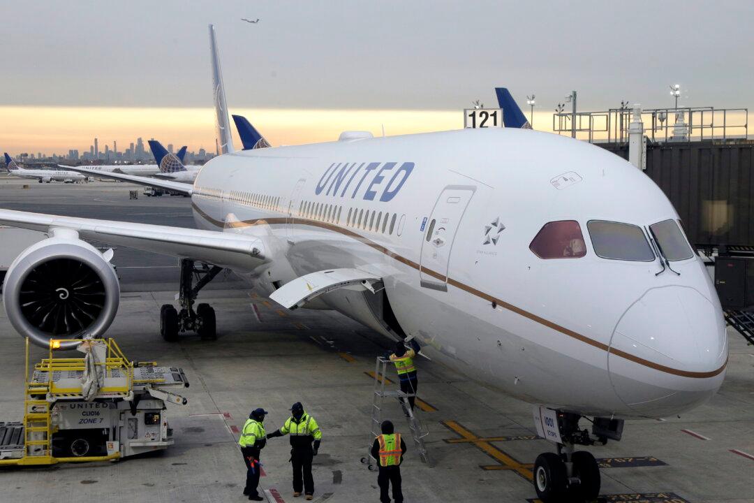 250 Passengers Stranded Aboard Airplane in Frigid Labrador for 16 Hours