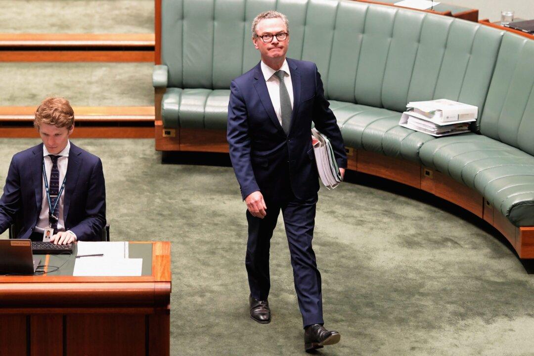 Australia’s Defence Minister Christopher Pyne Announces Official Visit to China