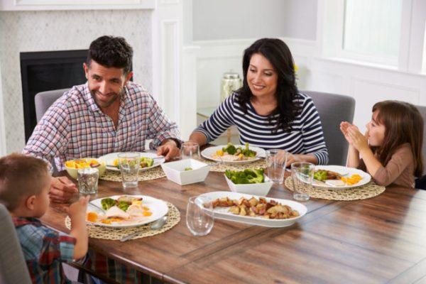 Illustration - Shutterstock | <a href="https://www.shutterstock.com/image-photo/hispanic-family-enjoying-meal-table-402629179?src=4e47a_23RBbwPmSln4P1nw-1-9">Monkey Business Images</a>